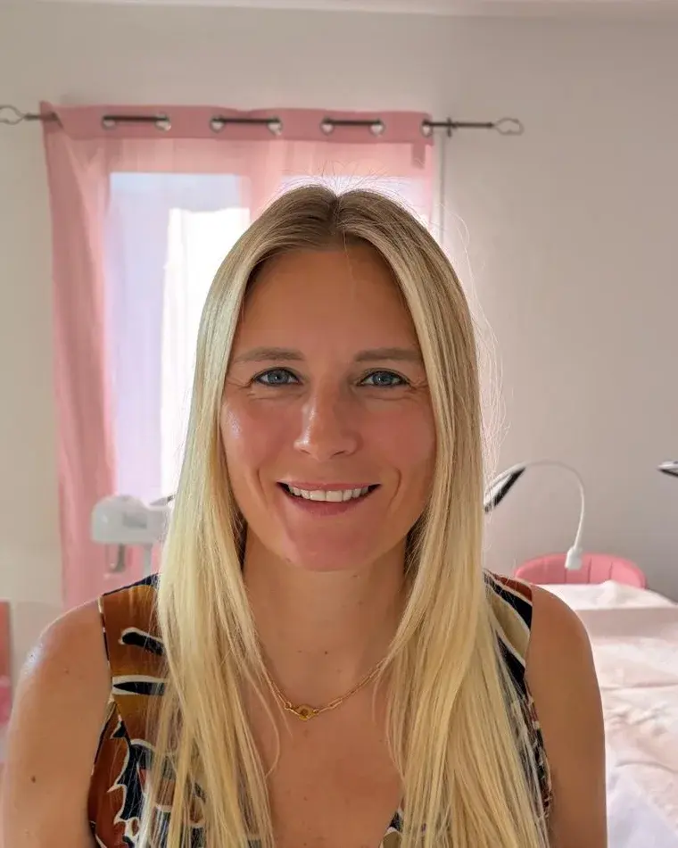 Alicia Laurent, esthéticienne diplômée, au cabinet ALICIA BEAUTY à Grasse